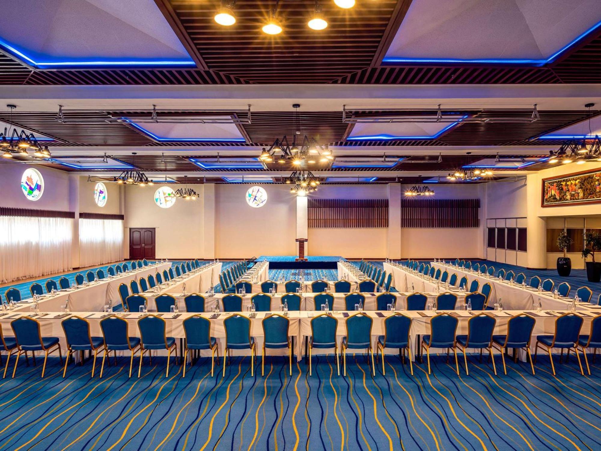 Moevenpick & Residences होटल