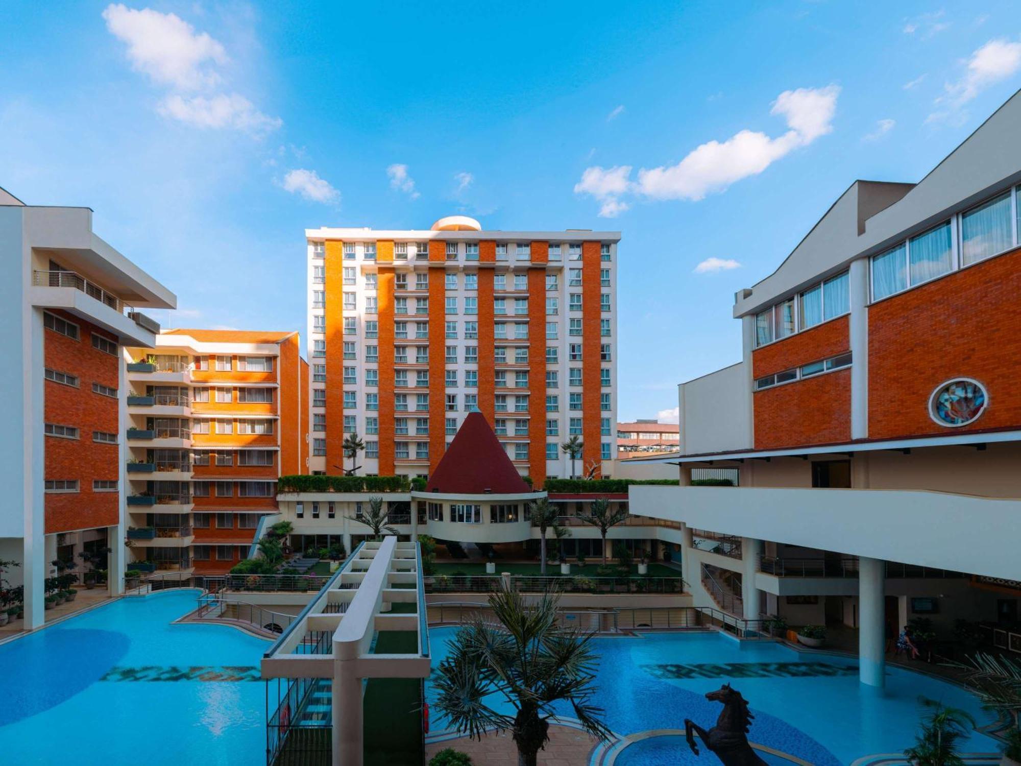 Moevenpick & Residences होटल