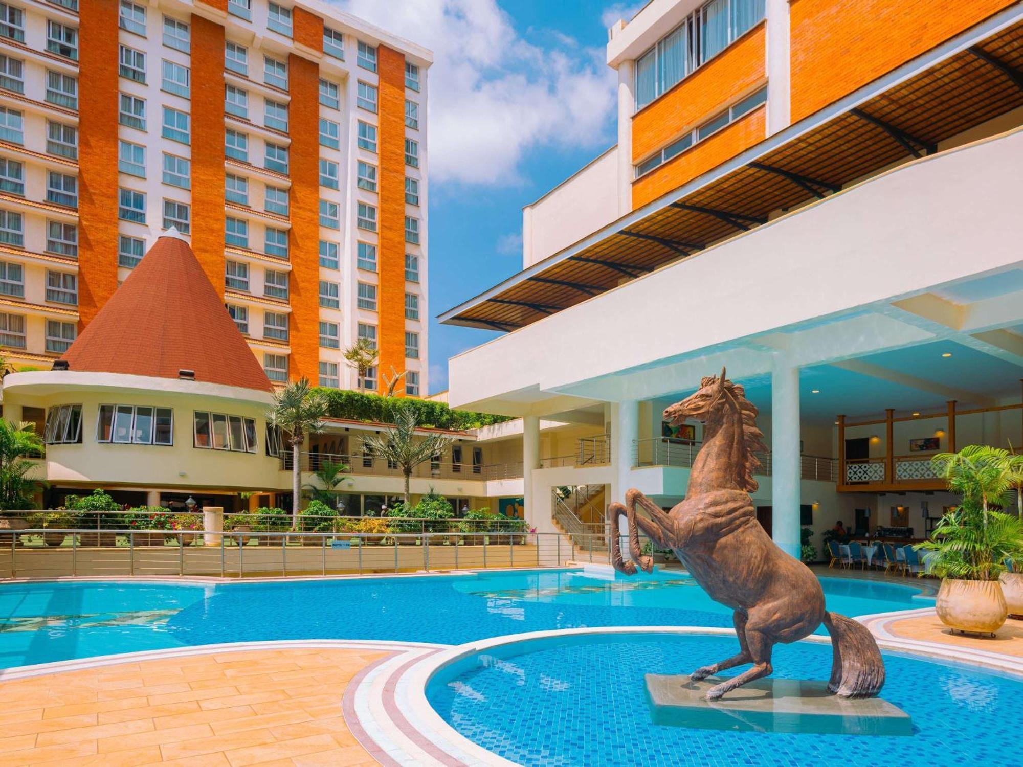 Moevenpick & Residences होटल 5*
