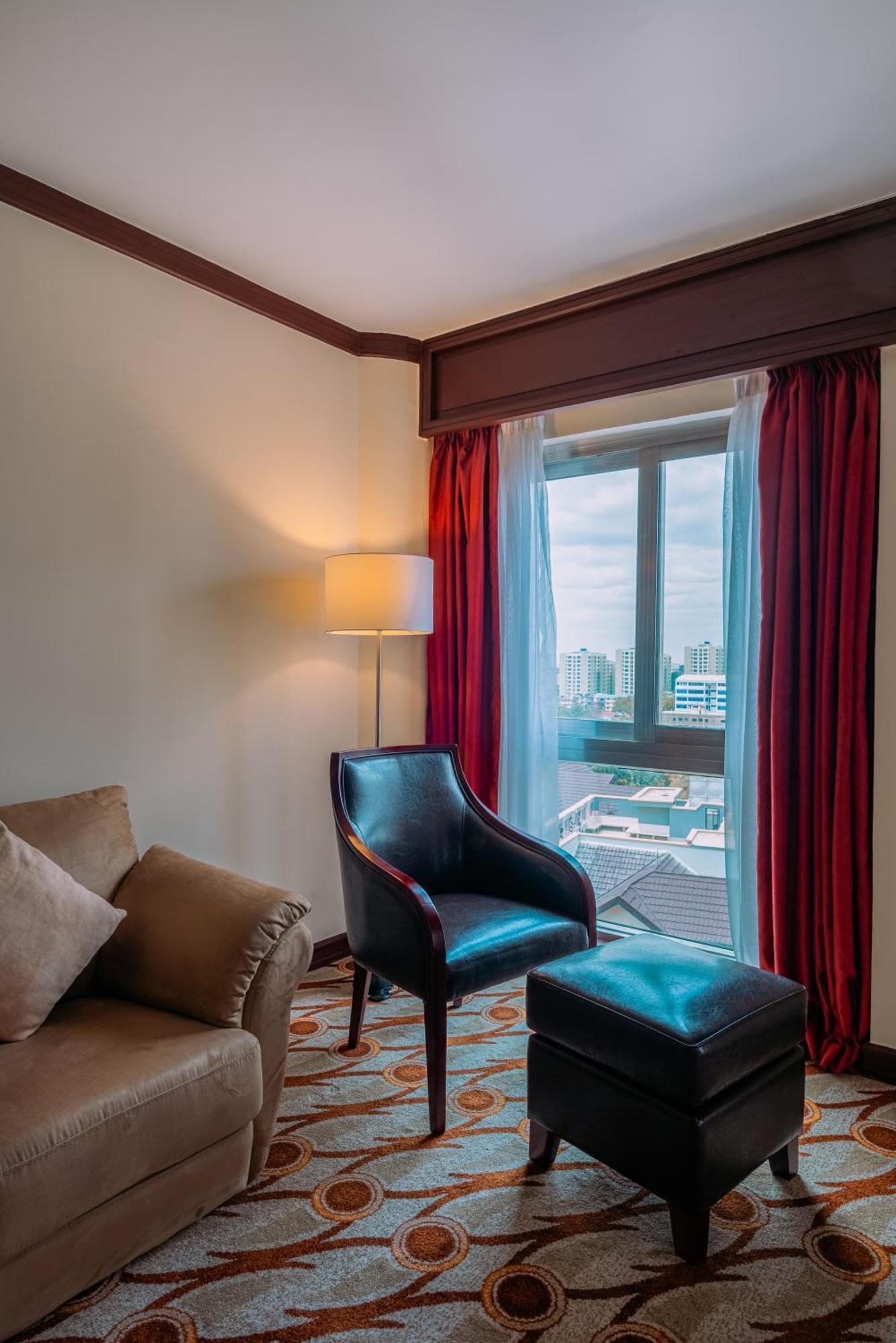 होटल Moevenpick & Residences